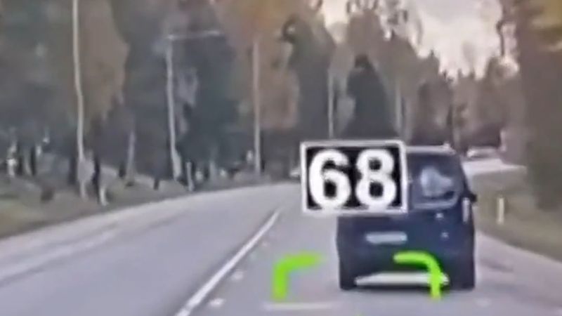 İsveç'te polis araçlarına yeni radar: karşıdan gelen aracın hızını da ölçüyor