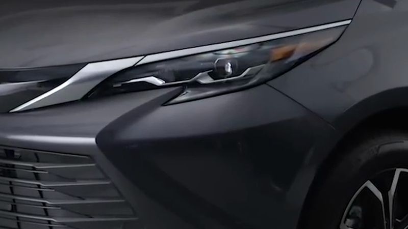 Toyota Kanada'da 24 bin 454 Sienna Hybrid'i geri çağırdı: ikinci sırada yolcu taşımayın