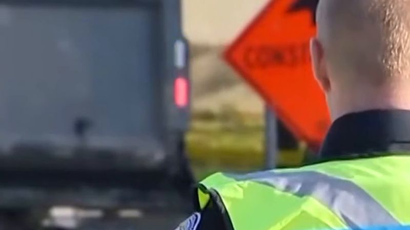 Toronto'da görev başındaki trafik görevlisine kamyon çarptı, görevli hayatını kaybetti