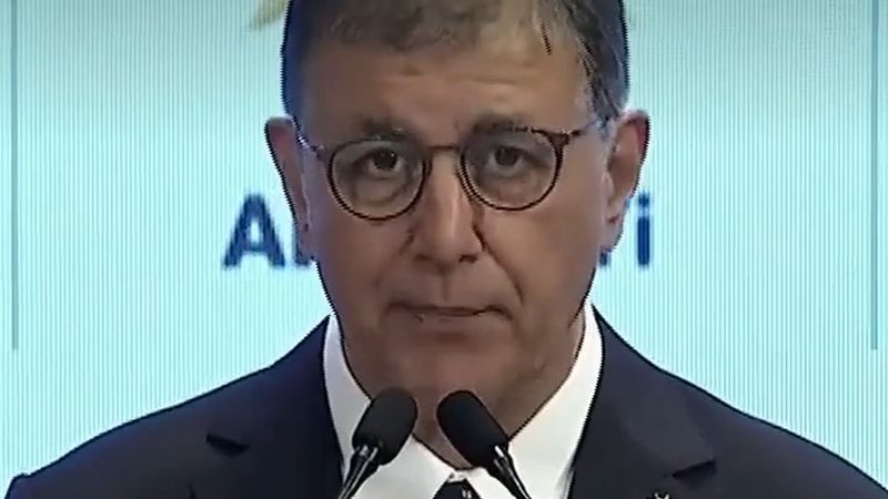 Cemil Tugay'dan Özgür Özel'e yanıt: Kendisi eski genel başkanımdır, kem söz sahibine aittir