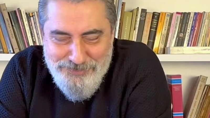 Türk halk müziği sanatçısı Soner Olgun 67 yaşında hayatını kaybetti
