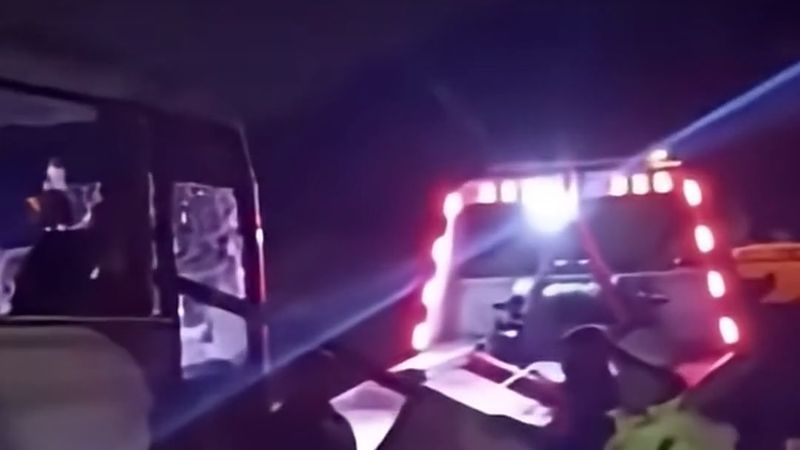 Isparta'da tarım işçilerini taşıyan midibüs ile TIR çarpıştı: 17 yaralı