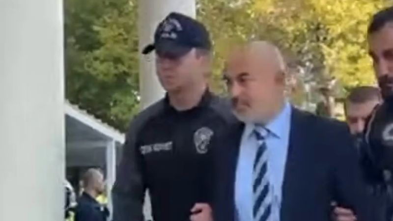 Milas Belediye Başkanı Fevzi Topuz ve oğlu dahil 18 kişi tutuklandı