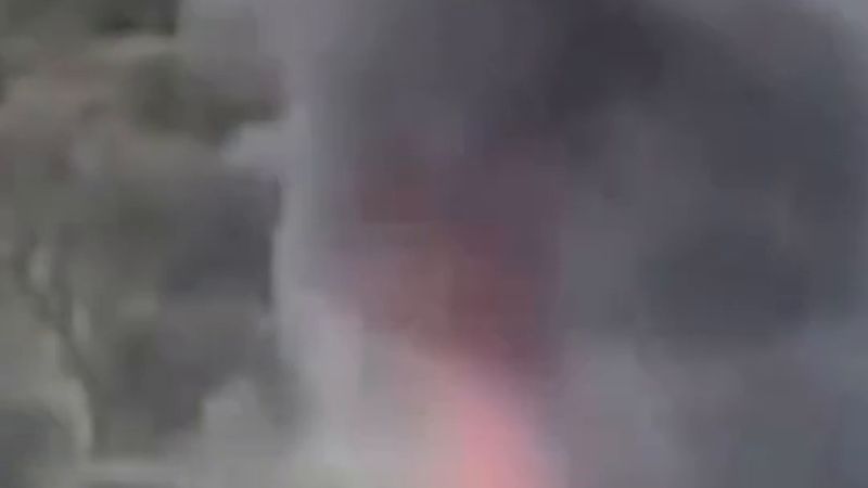 Hatay Belen'de E-91 kara yolunda seyir halindeki TIR alev aldı