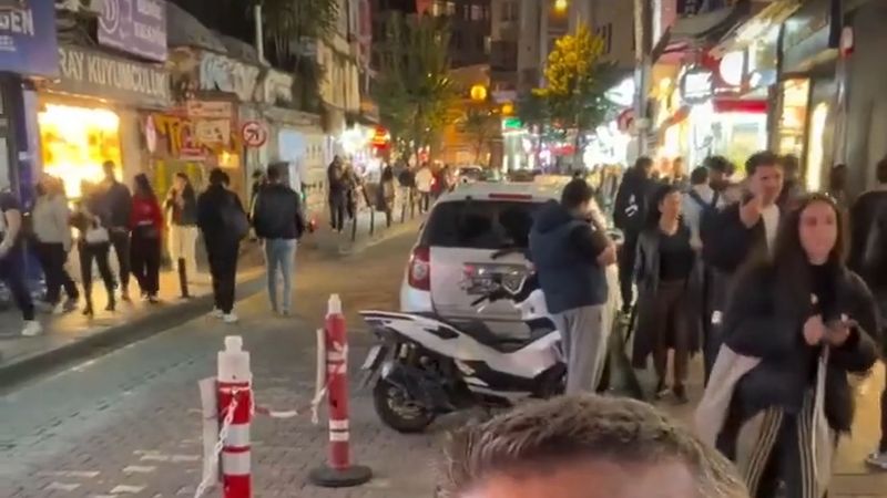 Dili anlamayan Amerikalı çift İstanbul'da otelde yemeye karar verdi
