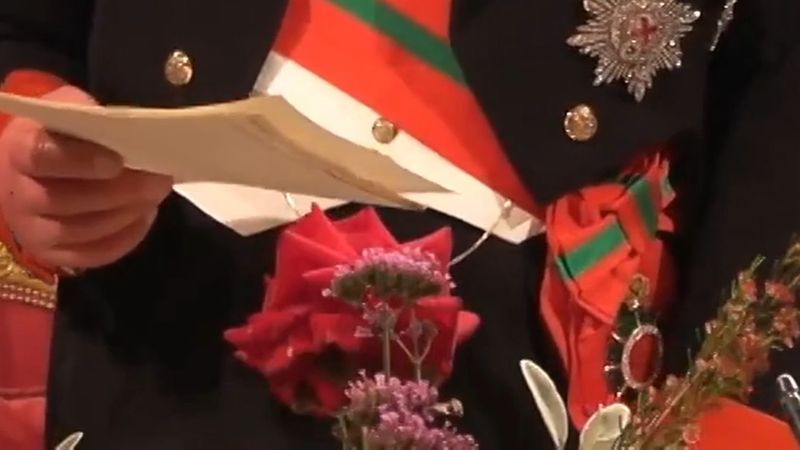 Kral Charles, Umman Sultanı için verdiği yemekte Arapça hadis okudu