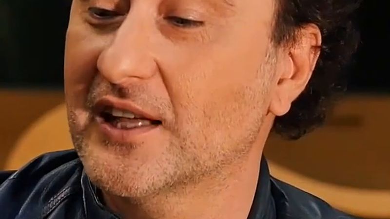 Şarkıcı Nev ikinci kez entübe edildi