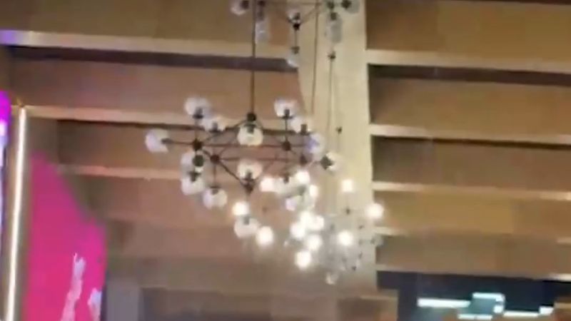 Antalya'da 5 yıldızlı bir otelin bir bölümünü su bastı