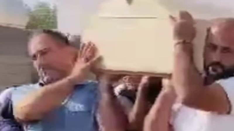 Nusaybin'de kanala uçan otomobilde ölen iki anne ile dört çocuğu yan yana toprağa verildi